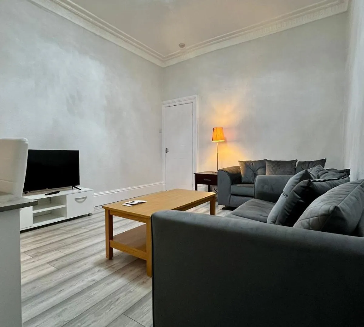 Old Town Royal Mile 2 Bedrooms Edinburgh Apartment