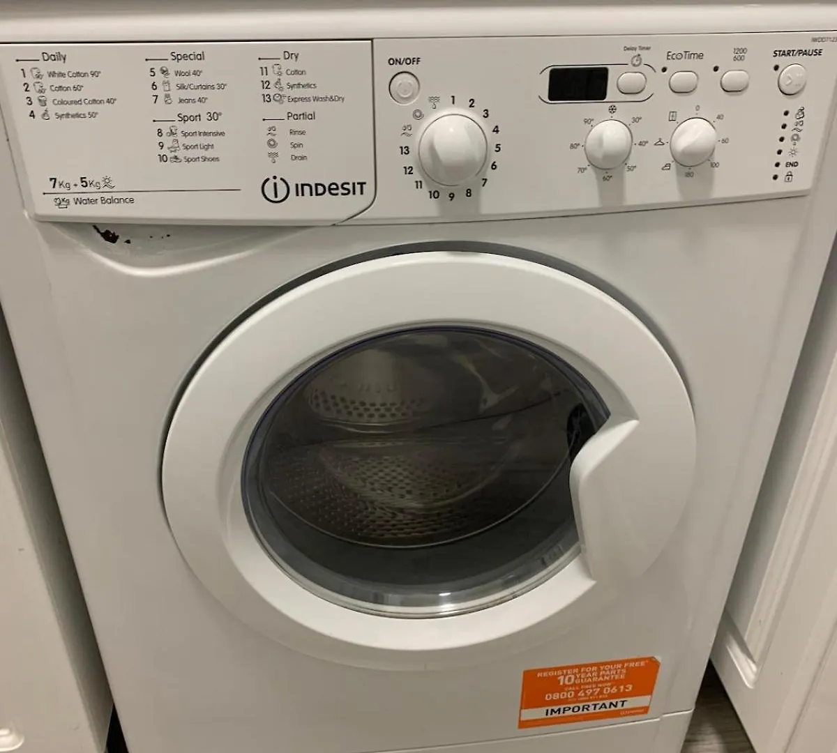 Old Town Royal Mile 2 Bedrooms EDI 0*, Edinburgh